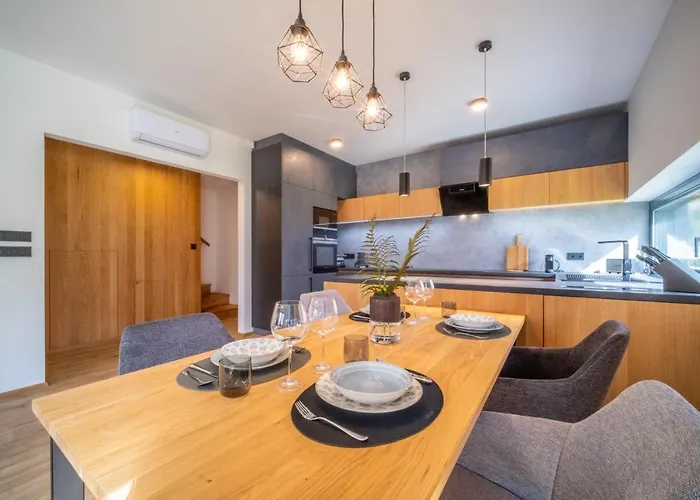 House U Hajenky 7l Lipno 伏尔塔瓦河畔利普诺